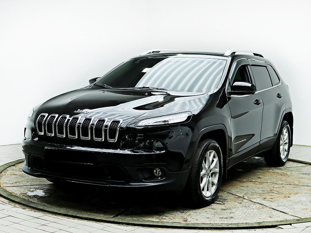 Jeep Cherokee — photo 02