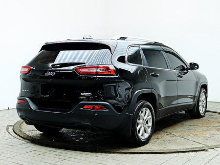 Jeep Cherokee — photo 04