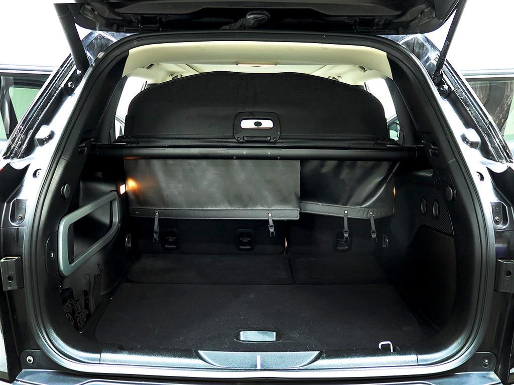 Jeep Cherokee — photo 17