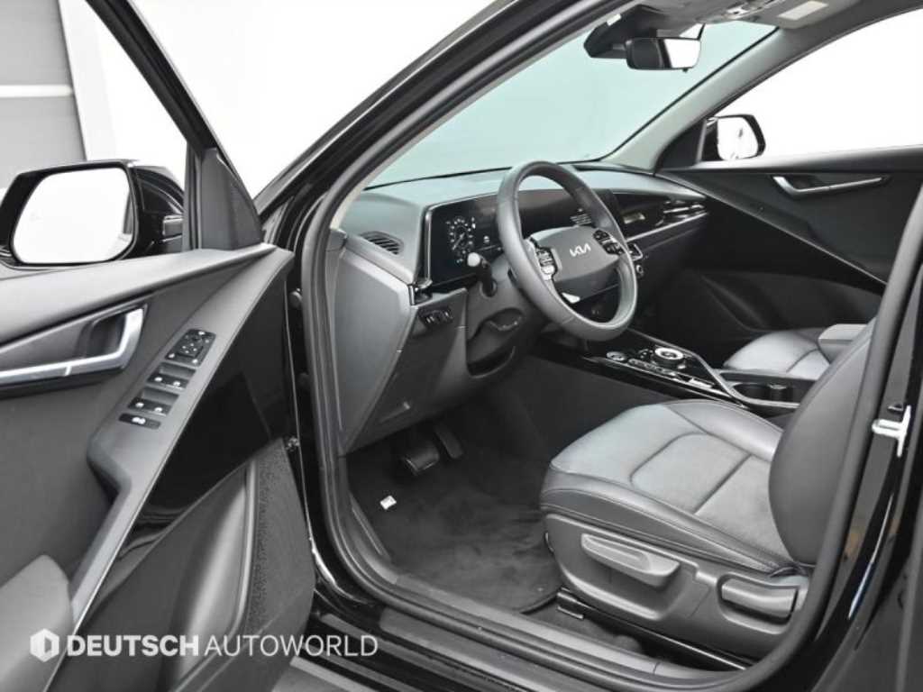 Kia Niro — photo 11