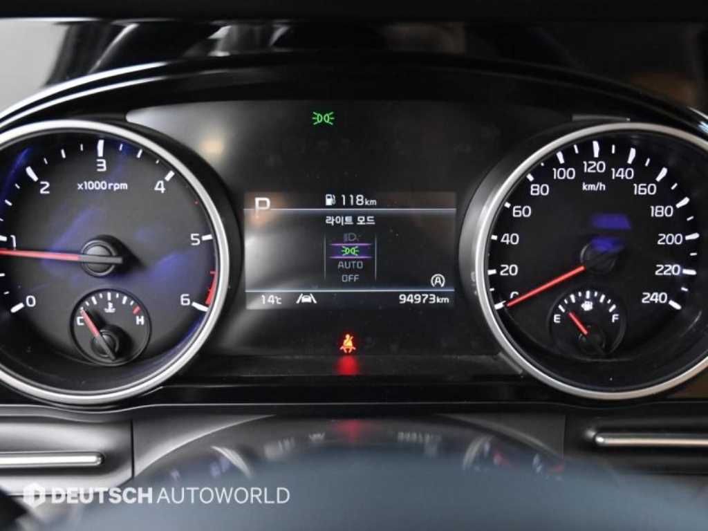 Kia Carnival — photo 08