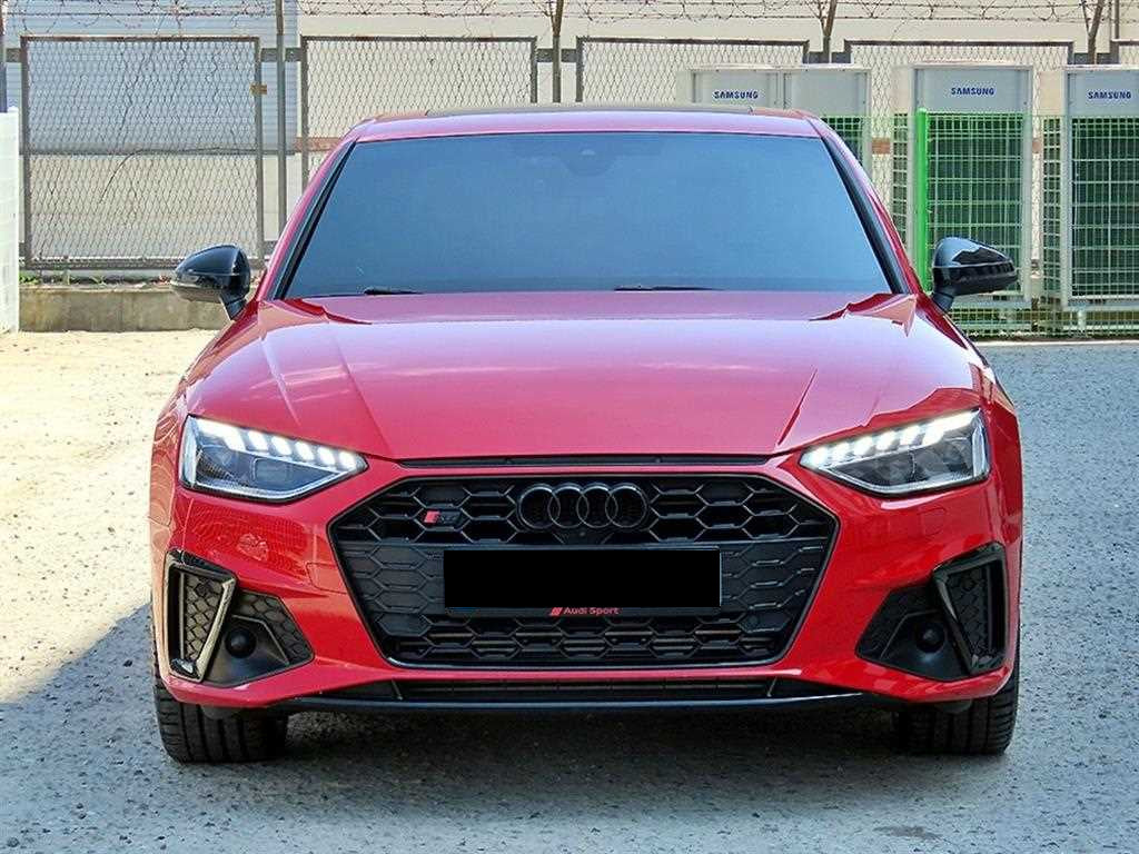 Audi S4 — photo 01