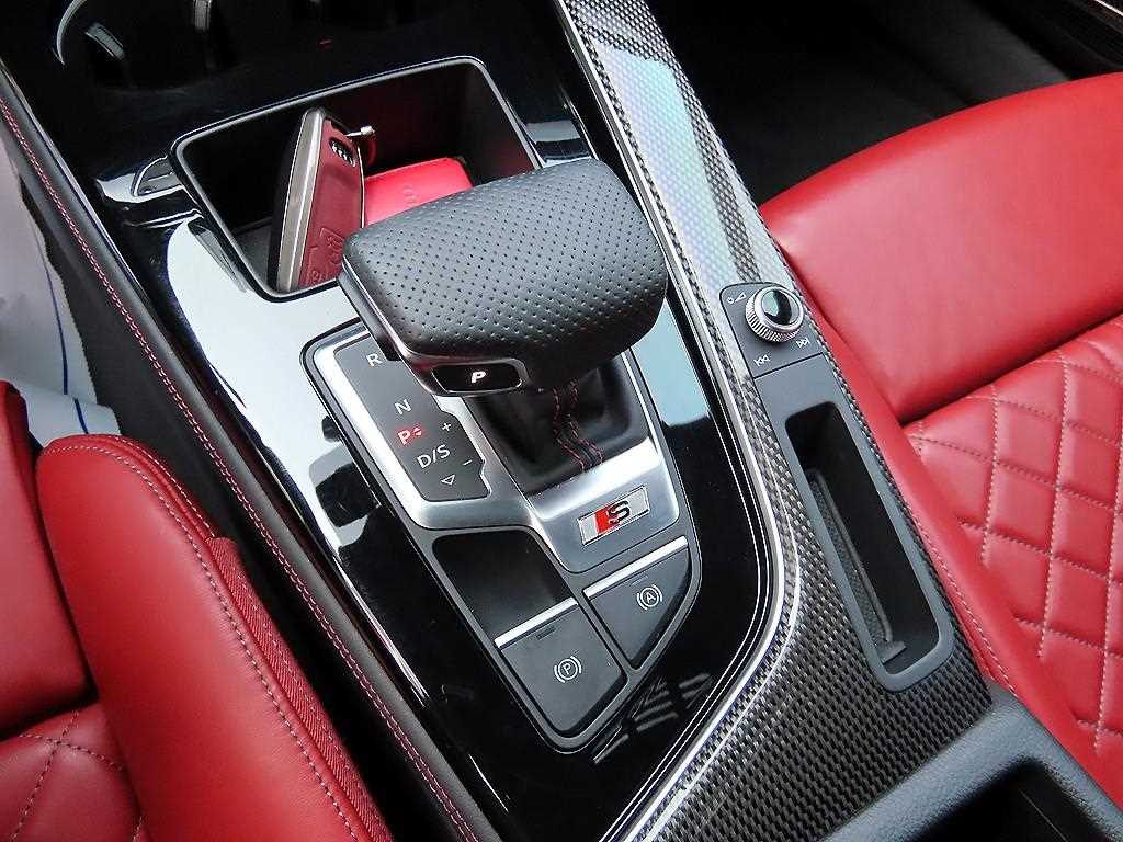 Audi S4 — photo 11