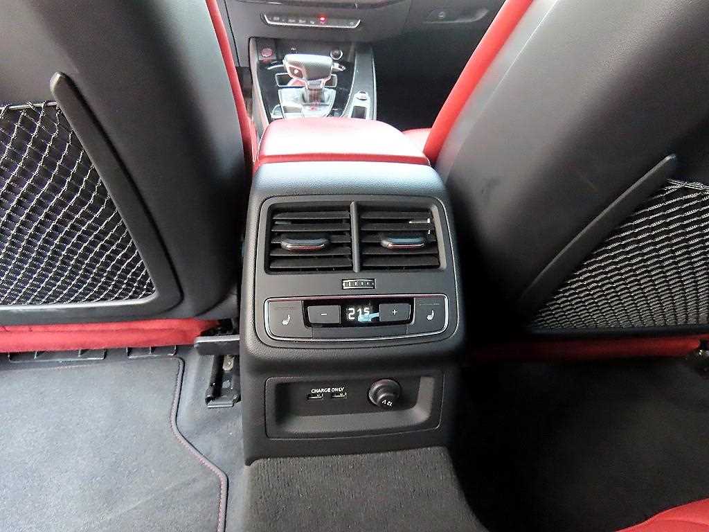 Audi S4 — photo 17