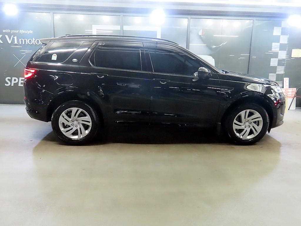 Land Rover Discovery Sport — photo 03