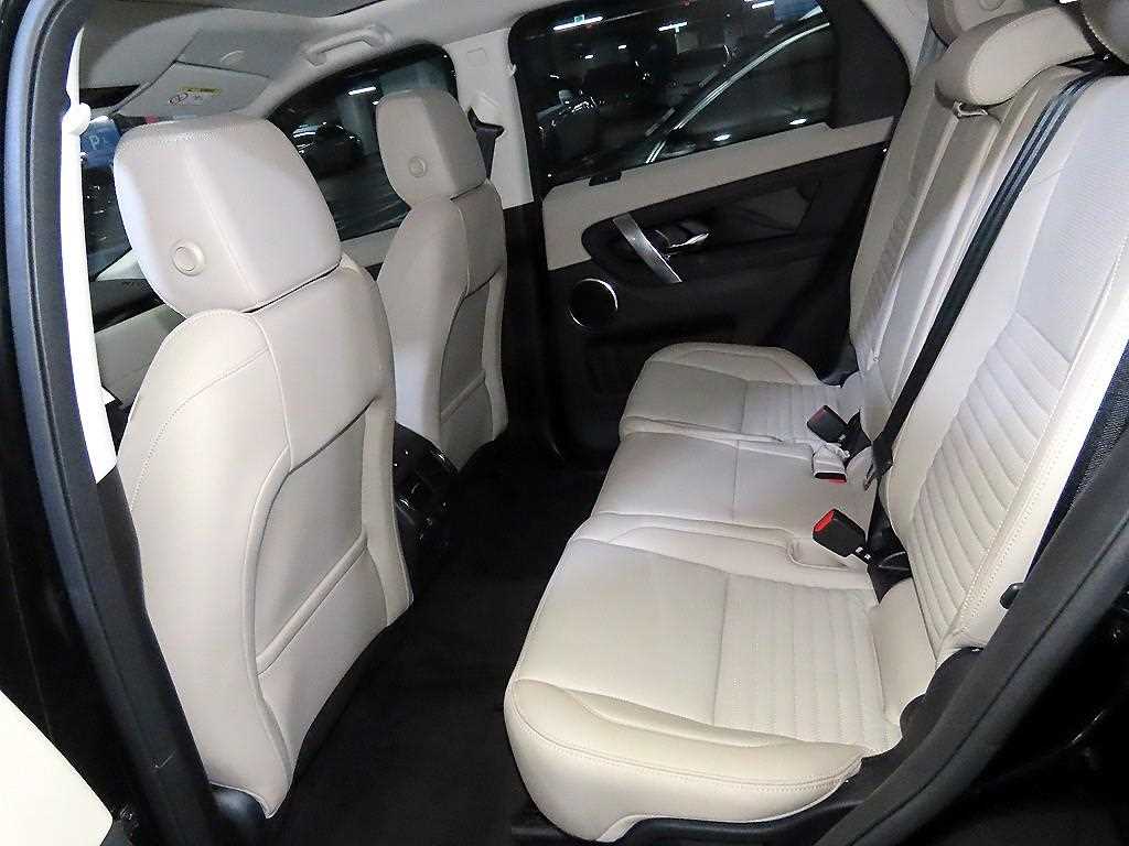 Land Rover Discovery Sport — photo 07