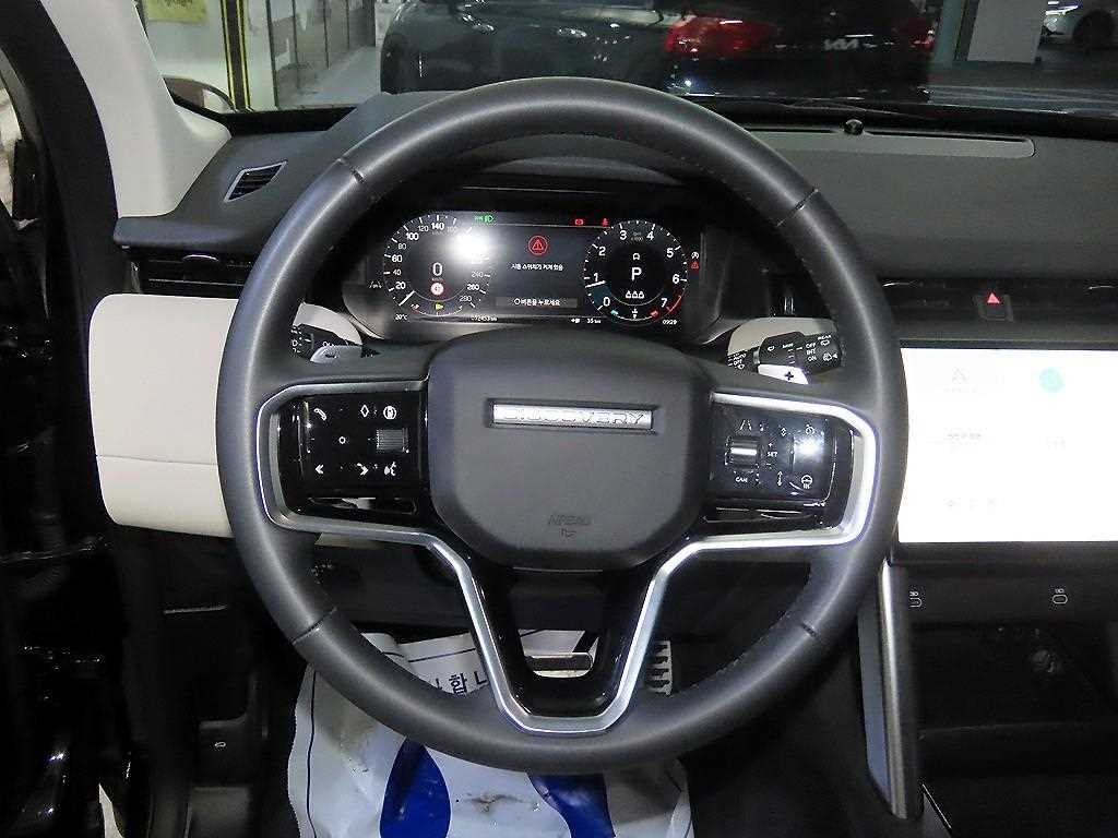 Land Rover Discovery Sport — photo 08