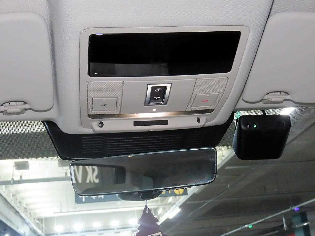 Land Rover Discovery Sport — photo 15