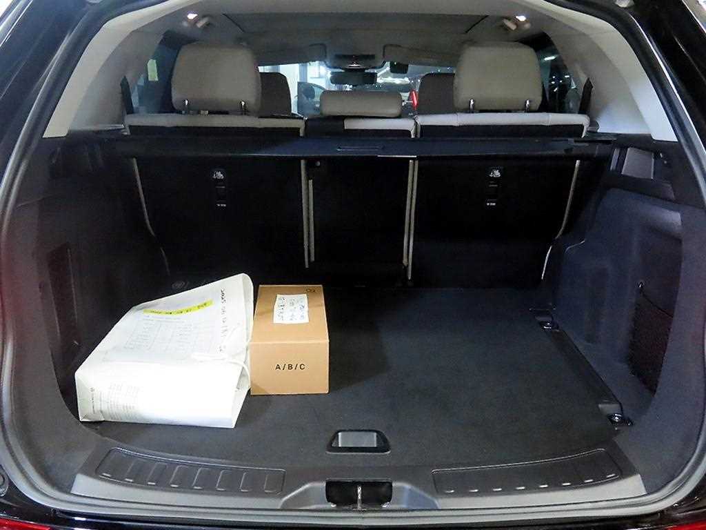Land Rover Discovery Sport — photo 17