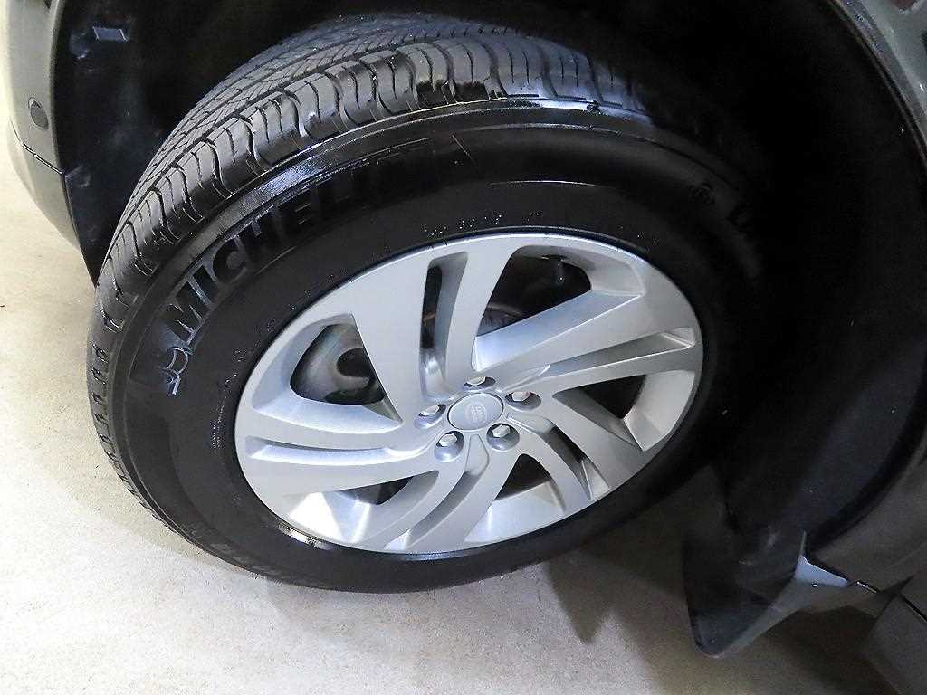 Land Rover Discovery Sport — photo 20