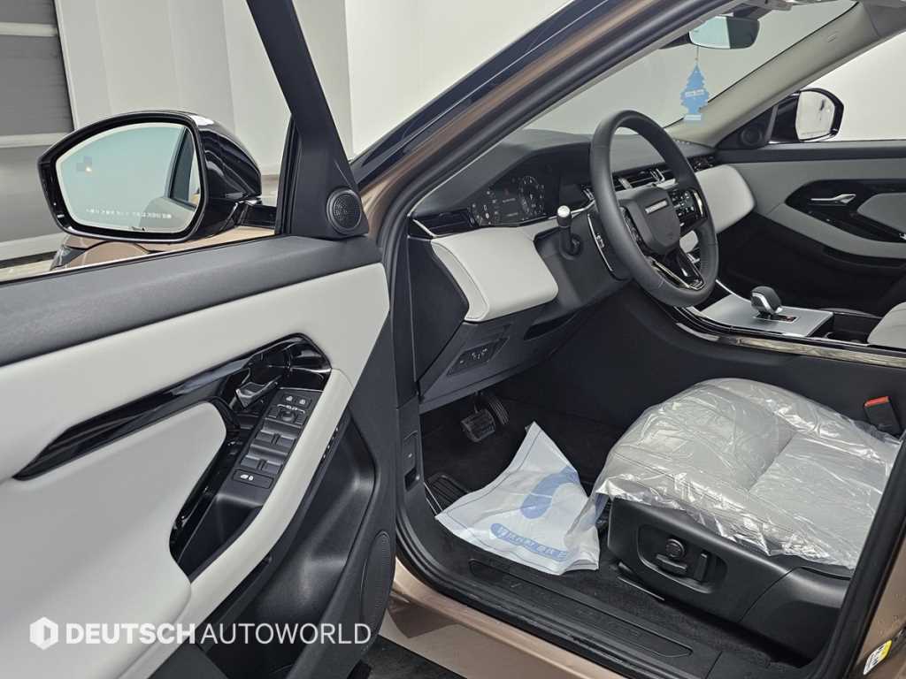 Land Rover Range Rover Evoque — photo 11