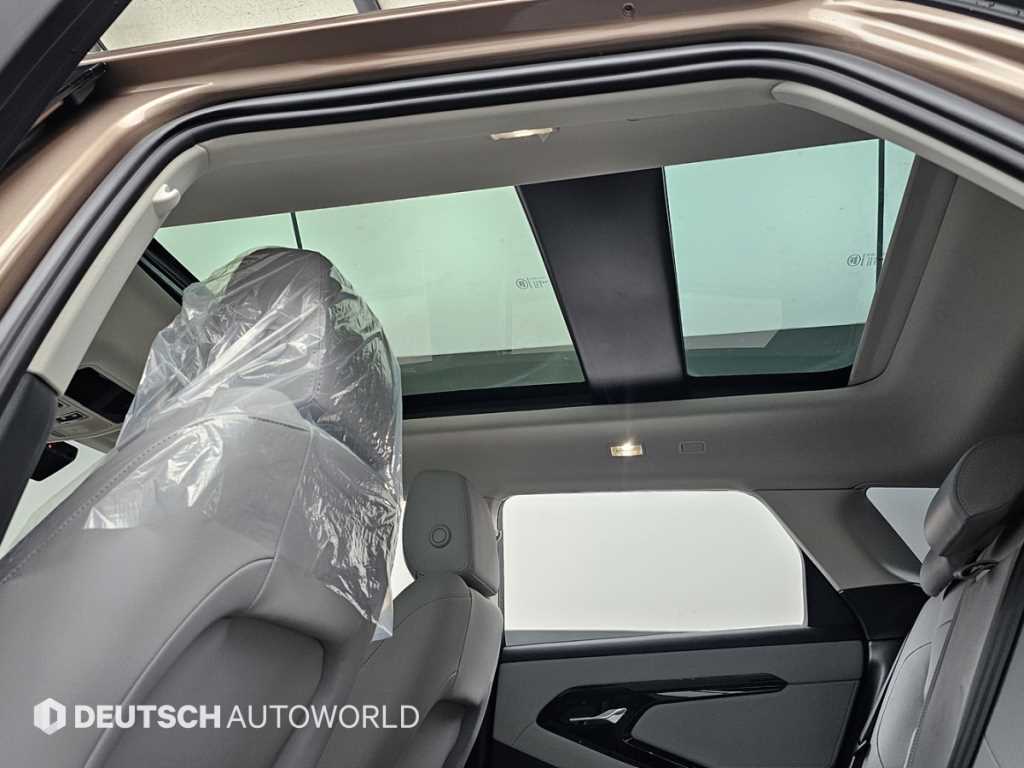 Land Rover Range Rover Evoque — photo 18