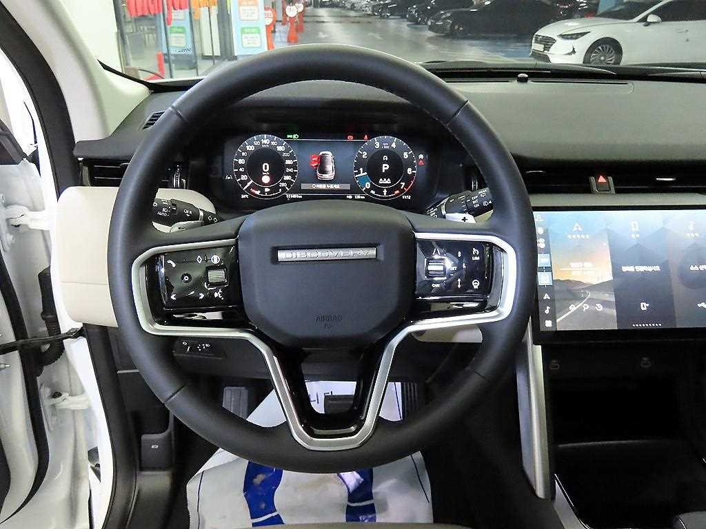 Land Rover Discovery Sport — photo 08