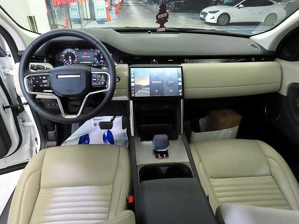 Land Rover Discovery Sport — photo 10