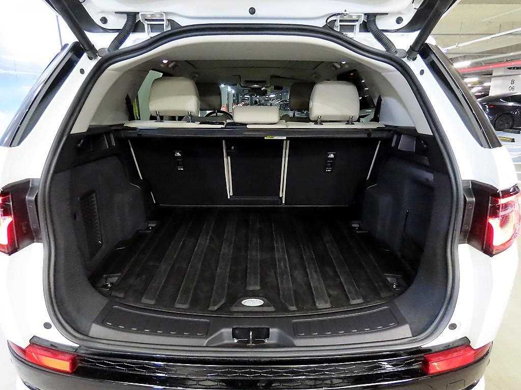 Land Rover Discovery Sport — photo 17