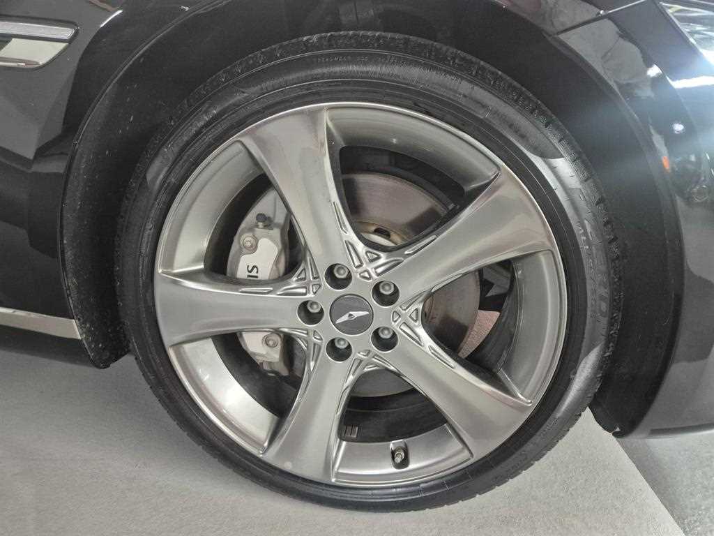 Genesis G80 — photo 06