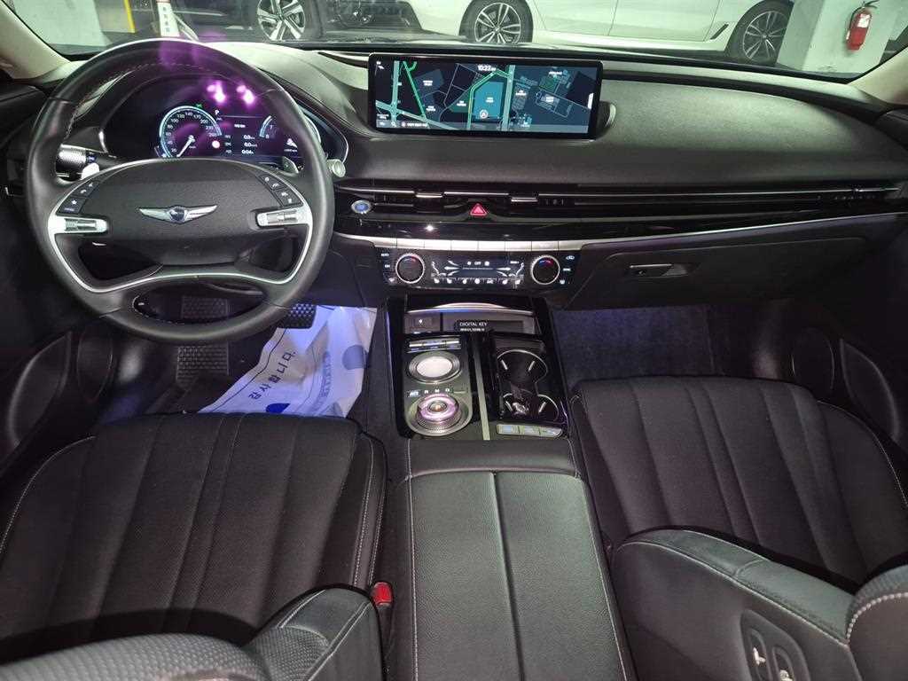 Genesis G80 — photo 09