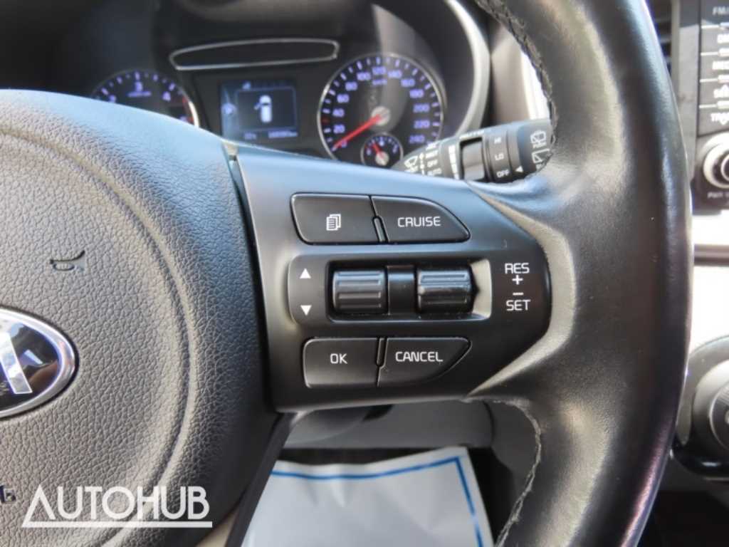 Kia Sorento — photo 12