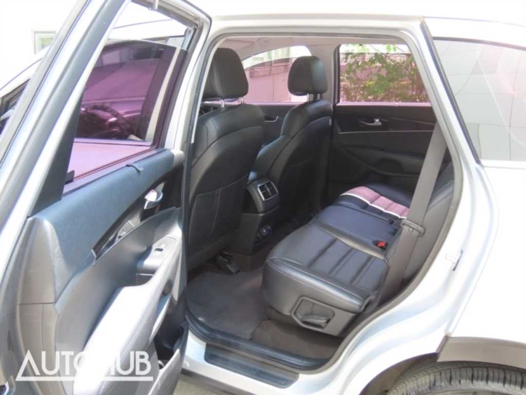 Kia Sorento — photo 15
