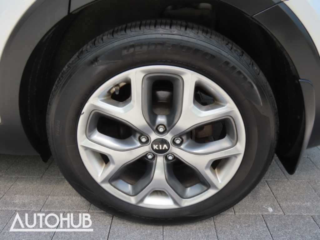 Kia Sorento — photo 18