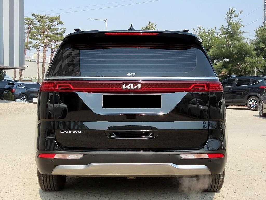 Kia Carnival — photo 04
