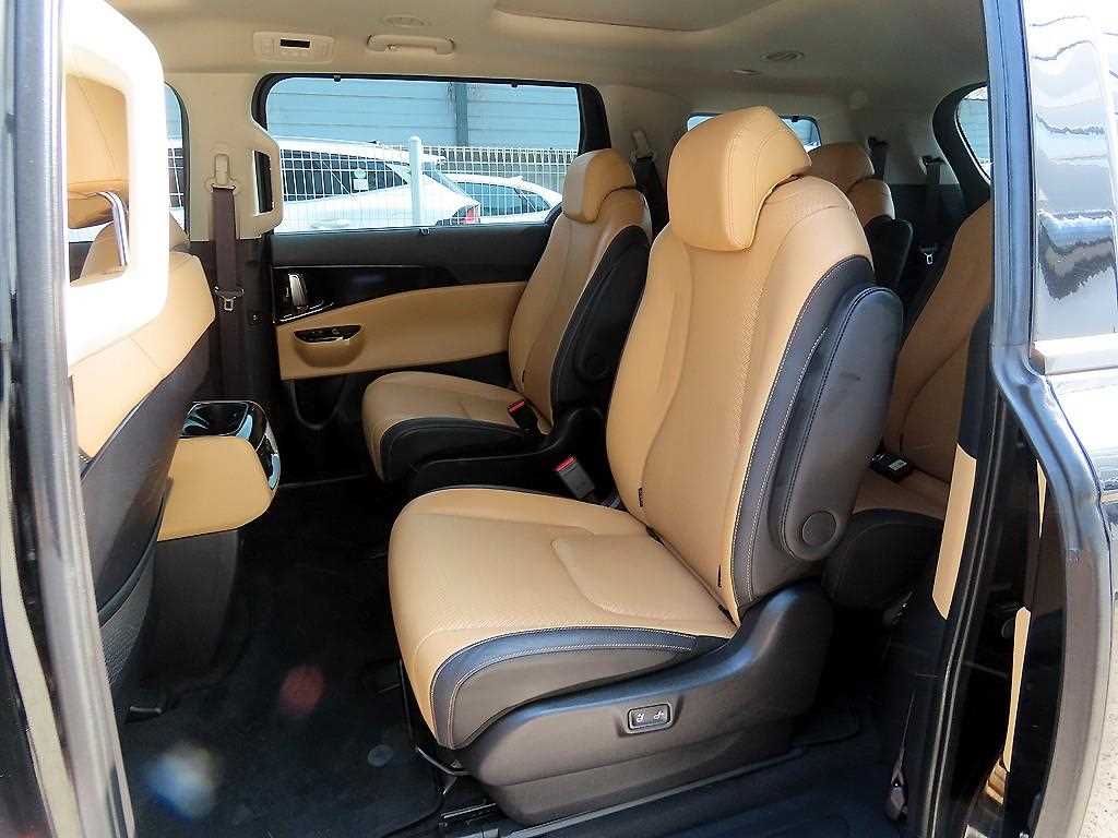 Kia Carnival — photo 06