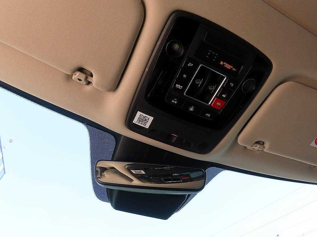 Kia Carnival — photo 13