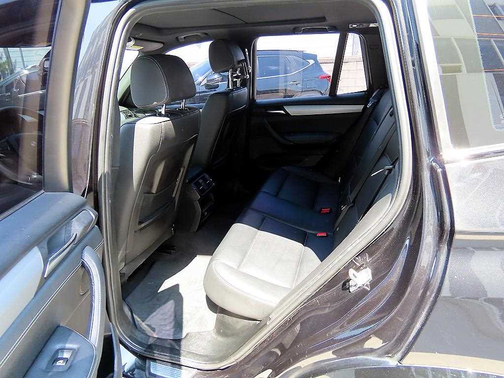 BMW X3 — photo 06