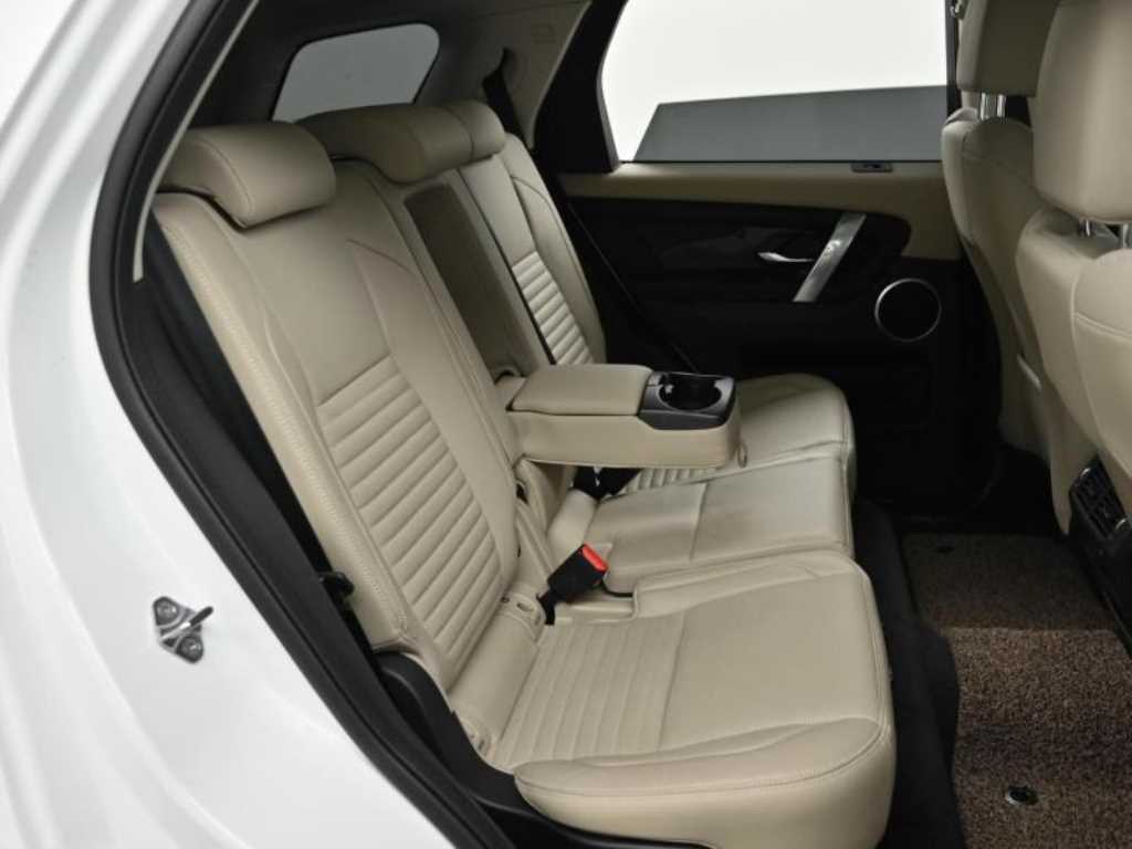 Land Rover Discovery Sport — photo 12