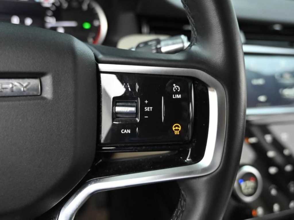 Land Rover Discovery Sport — photo 17
