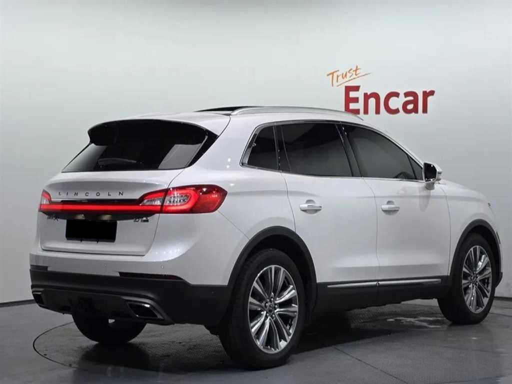 Lincoln MKX — photo 04