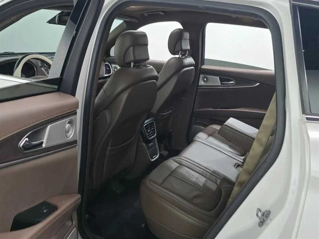 Lincoln MKX — photo 12