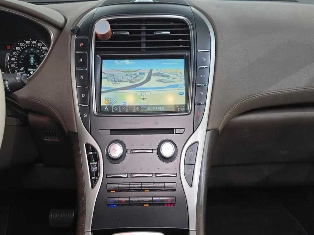 Lincoln MKX — photo 14