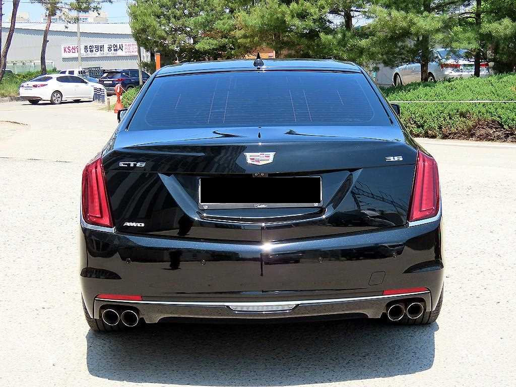 Cadillac CT6 — photo 04