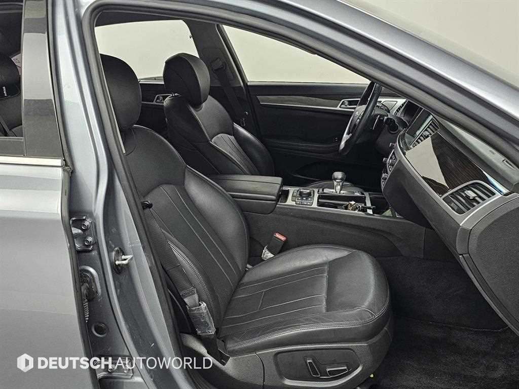 Genesis G80 — photo 10