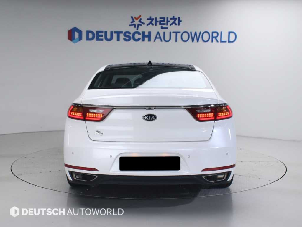 Kia K7 — photo 04