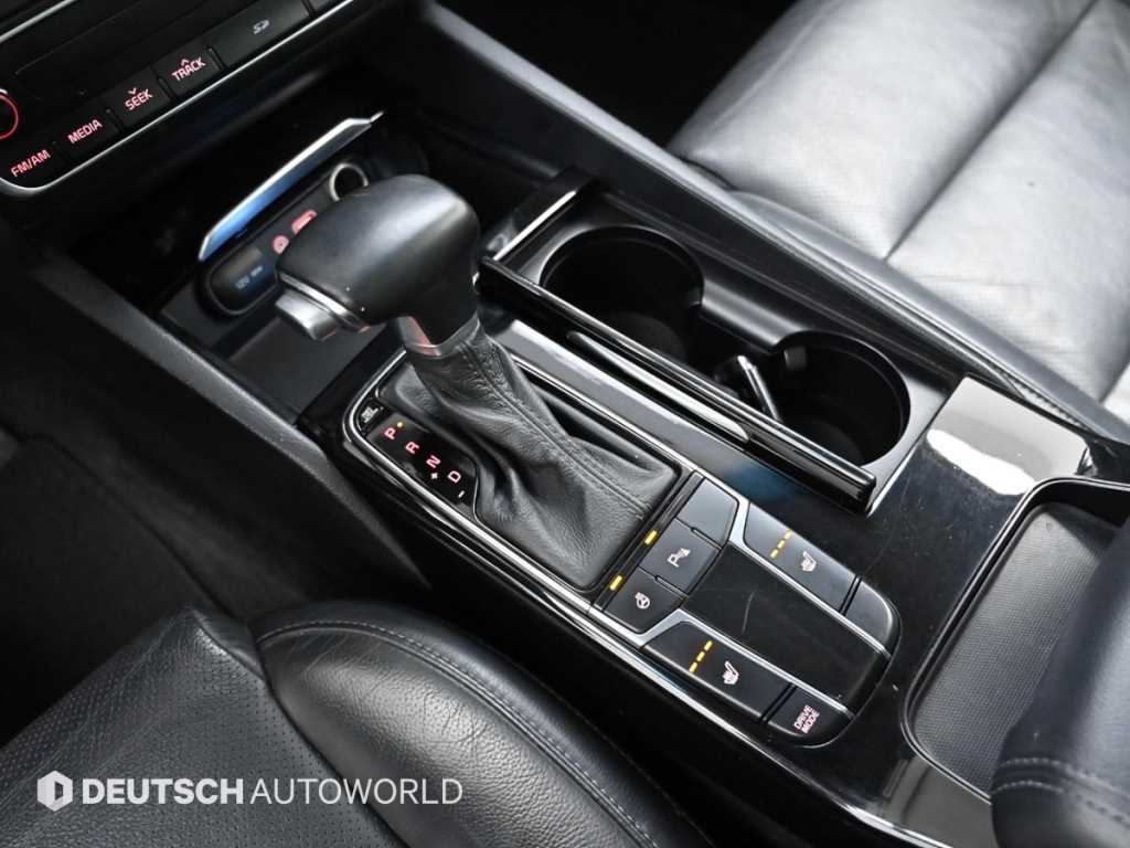 Kia K7 — photo 09