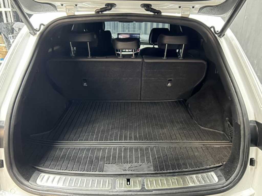 Genesis GV70 — photo 05