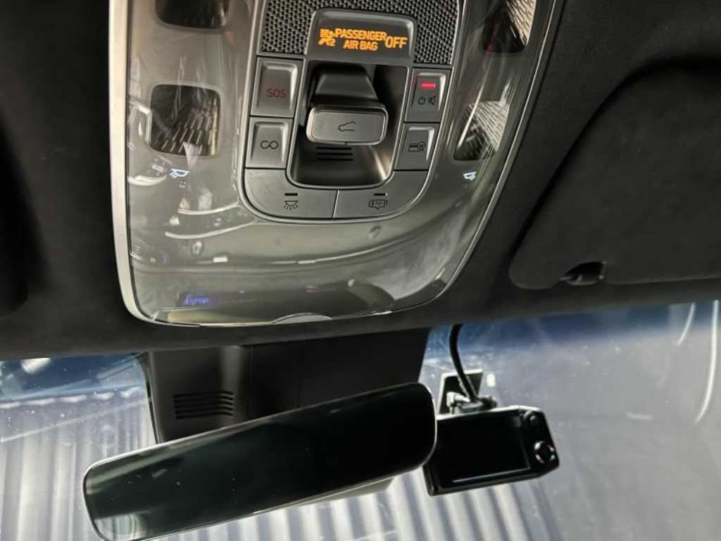 Genesis GV70 — photo 14