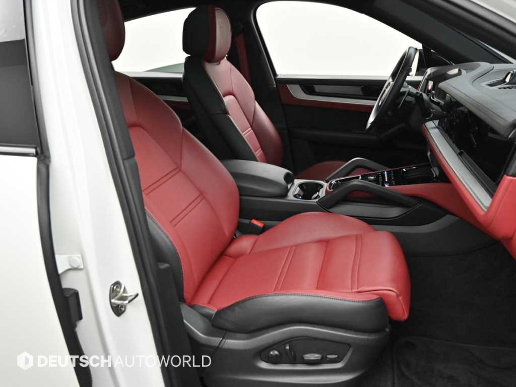 Porsche Cayenne — photo 10
