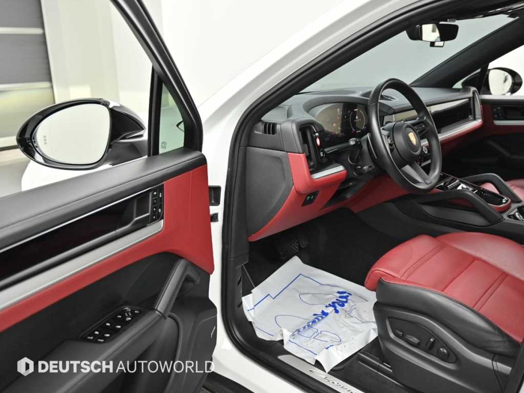 Porsche Cayenne — photo 11