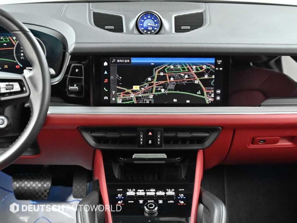 Porsche Cayenne — photo 14