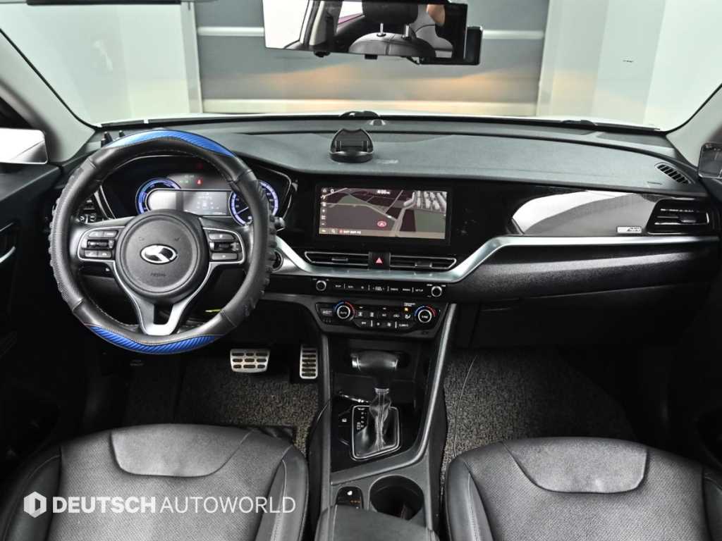 Kia Niro — photo 07