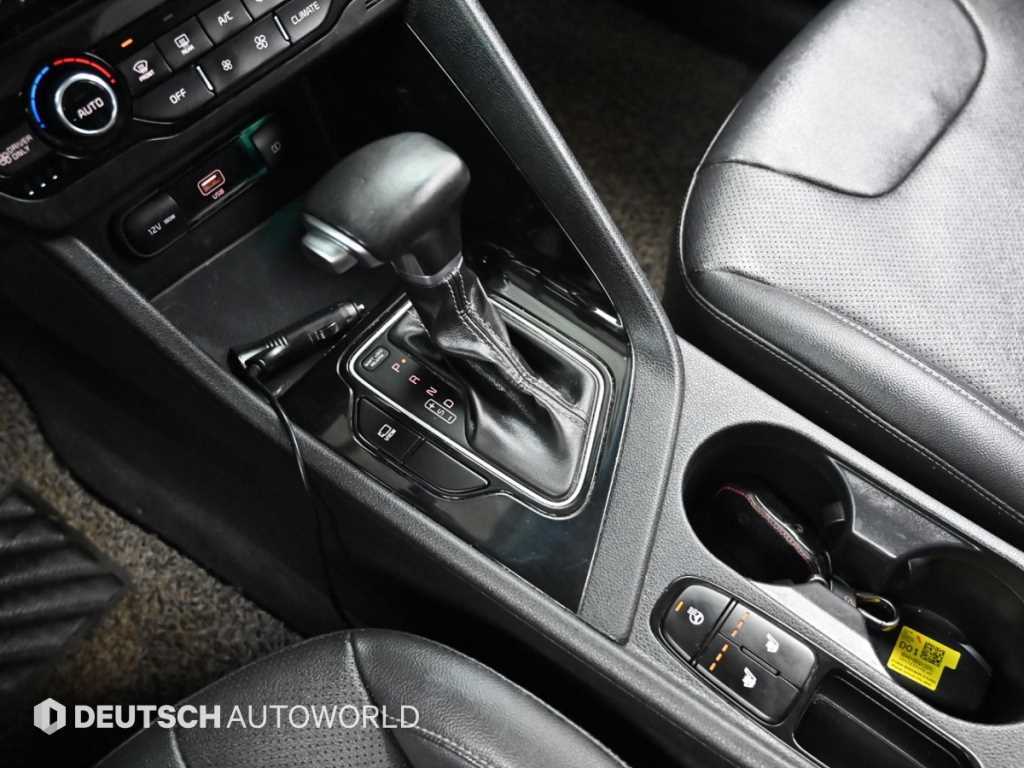 Kia Niro — photo 09