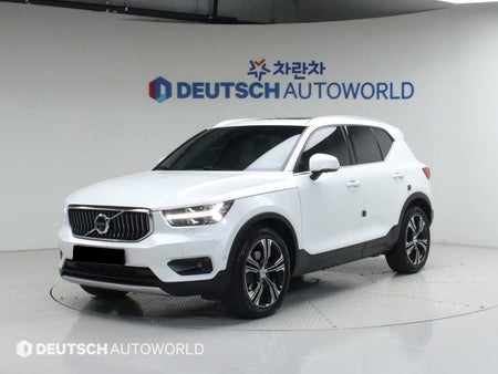 Volvo XC40 — photo 01