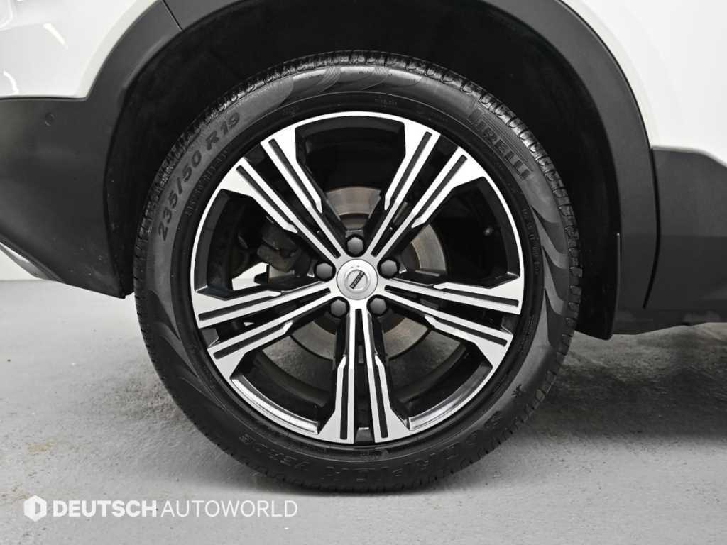 Volvo XC40 — photo 05