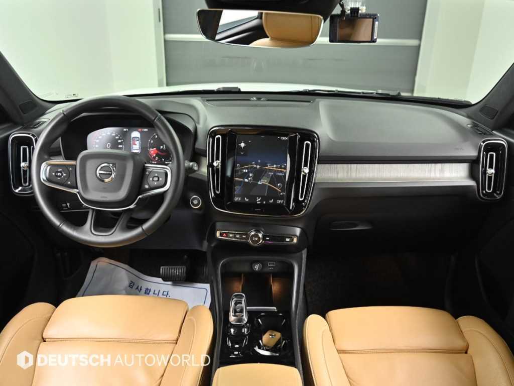 Volvo XC40 — photo 07