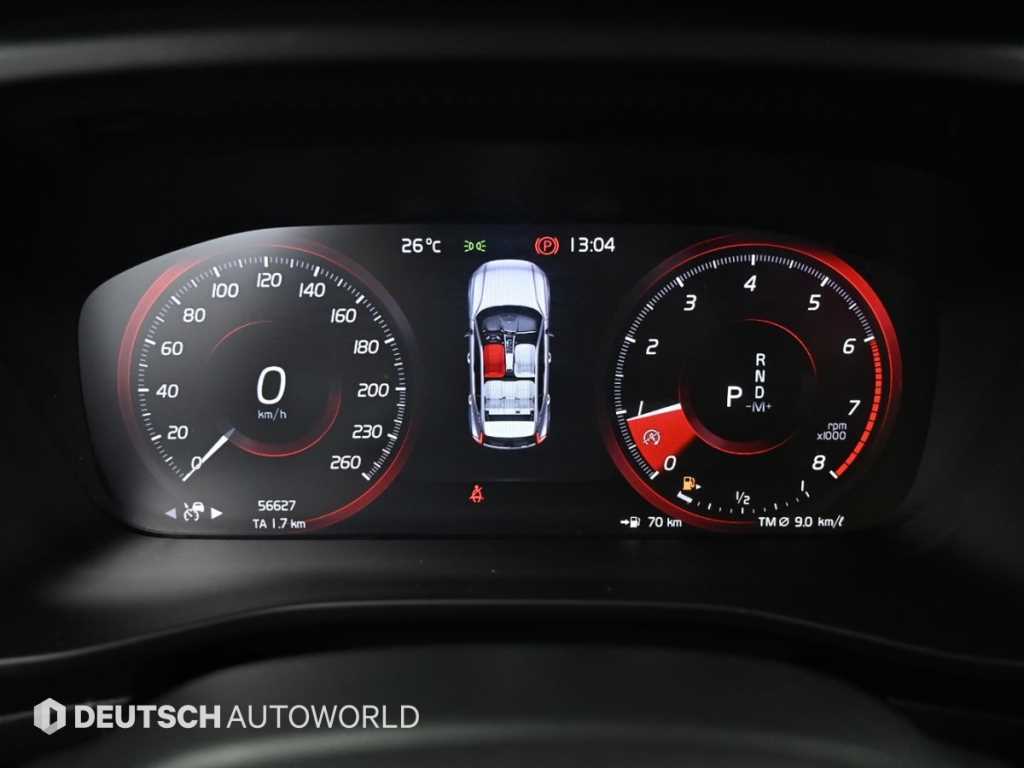 Volvo XC40 — photo 08