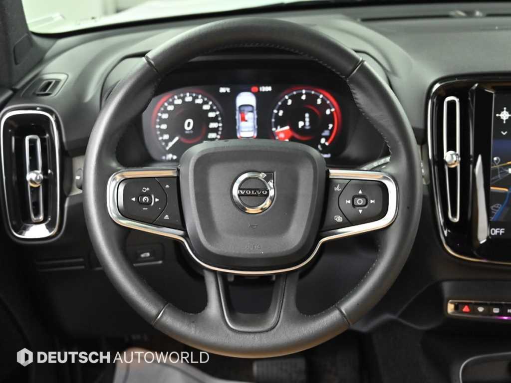 Volvo XC40 — photo 13