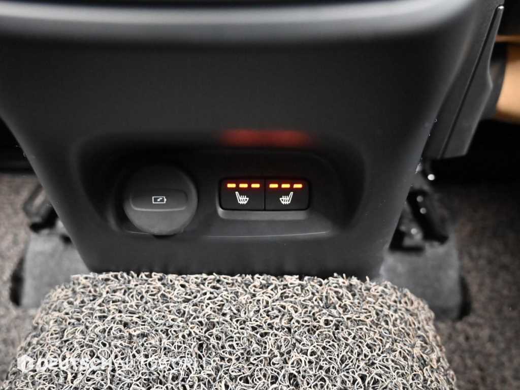Volvo XC40 — photo 16